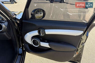Хетчбек MINI Hatch 2015 в 