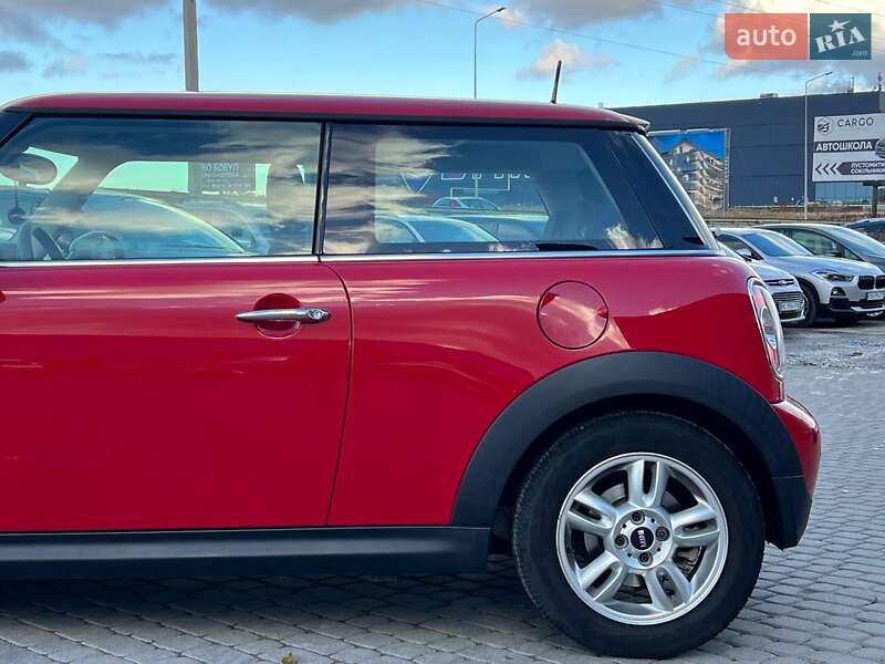 Хетчбек MINI Hatch 2013 в Львові