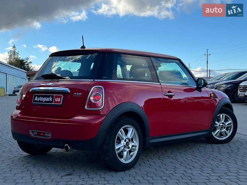 Хетчбек MINI Hatch 2013 в Львові