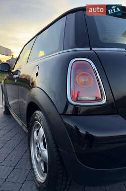 Хэтчбек MINI Hatch 2009 в Луцке