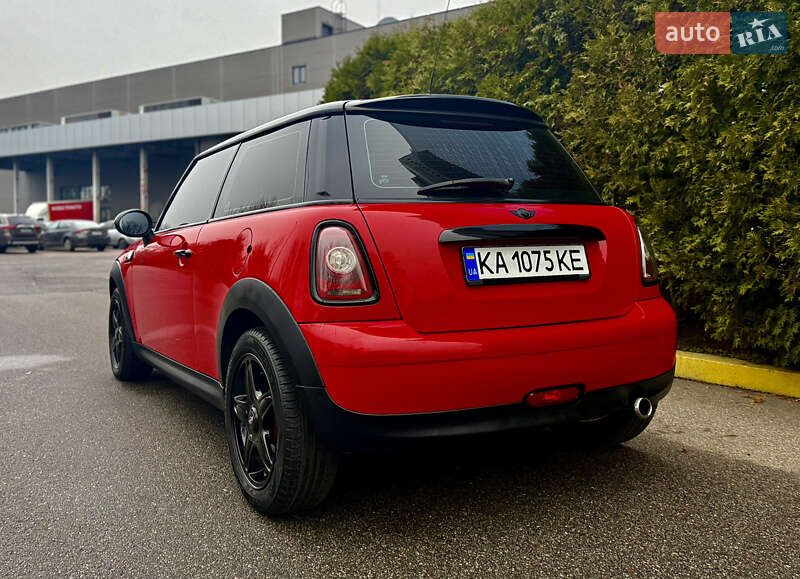 Хэтчбек MINI Hatch 2007 в Киеве