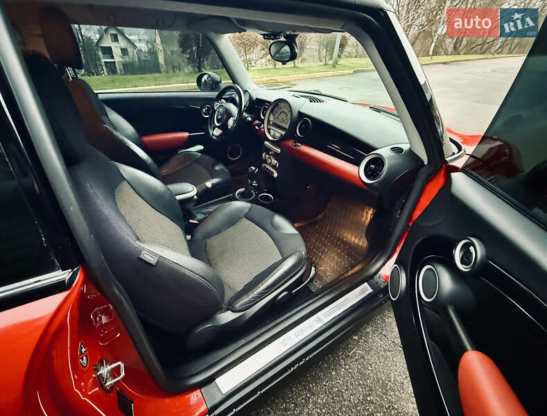 Хэтчбек MINI Hatch 2007 в Киеве