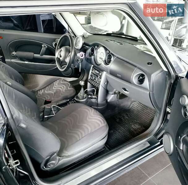 Хэтчбек MINI Hatch 2003 в Одессе