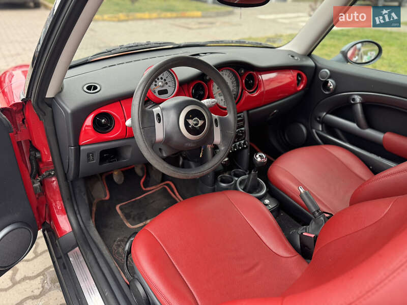 Хэтчбек MINI Hatch 2003 в Ивано-Франковске