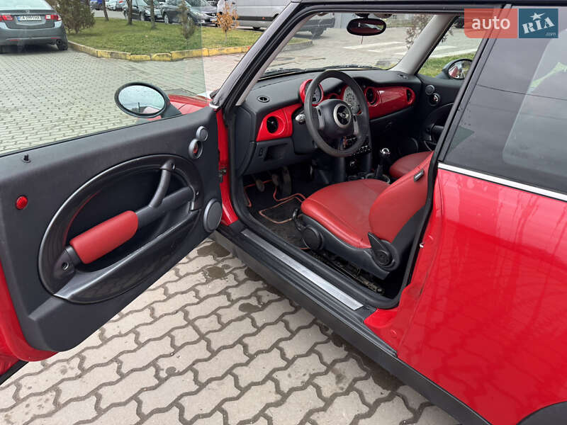 Хэтчбек MINI Hatch 2003 в Ивано-Франковске