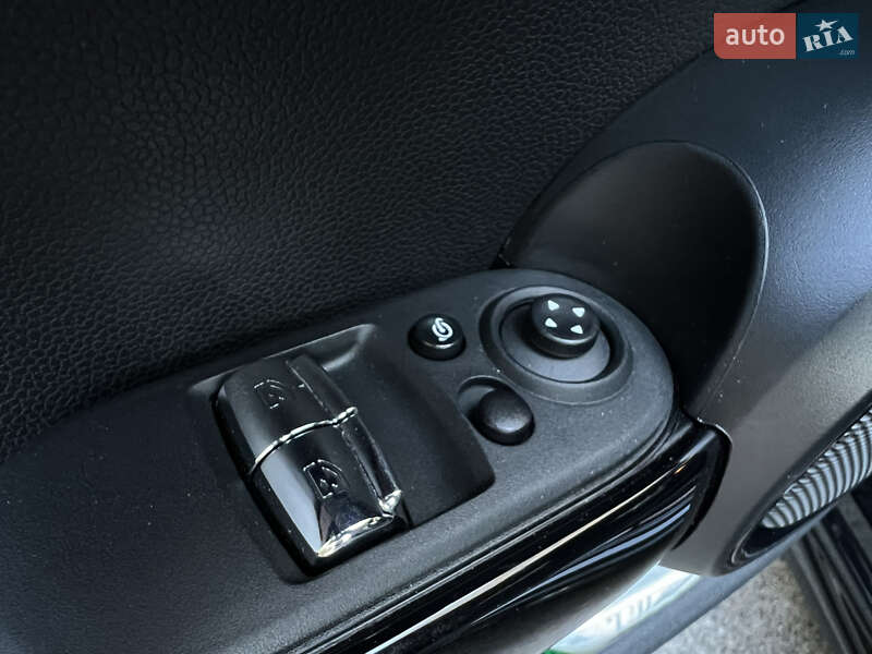 Хэтчбек MINI Hatch 2019 в Киеве