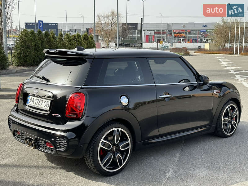 Хэтчбек MINI Hatch 2019 в Киеве