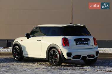 Хэтчбек MINI Hatch 2016 в Киеве