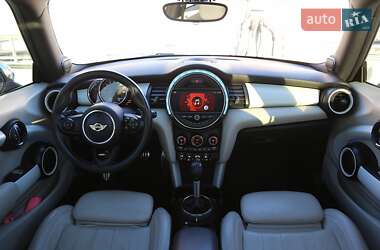 Хэтчбек MINI Hatch 2016 в Киеве