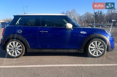 Хэтчбек MINI Hatch 2019 в Киеве