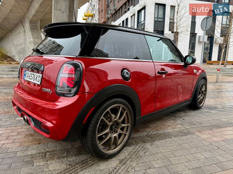 Хэтчбек MINI Hatch 2015 в Киеве