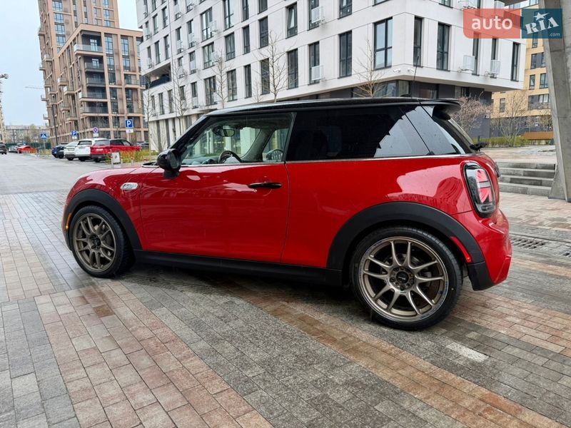 Хэтчбек MINI Hatch 2015 в Киеве