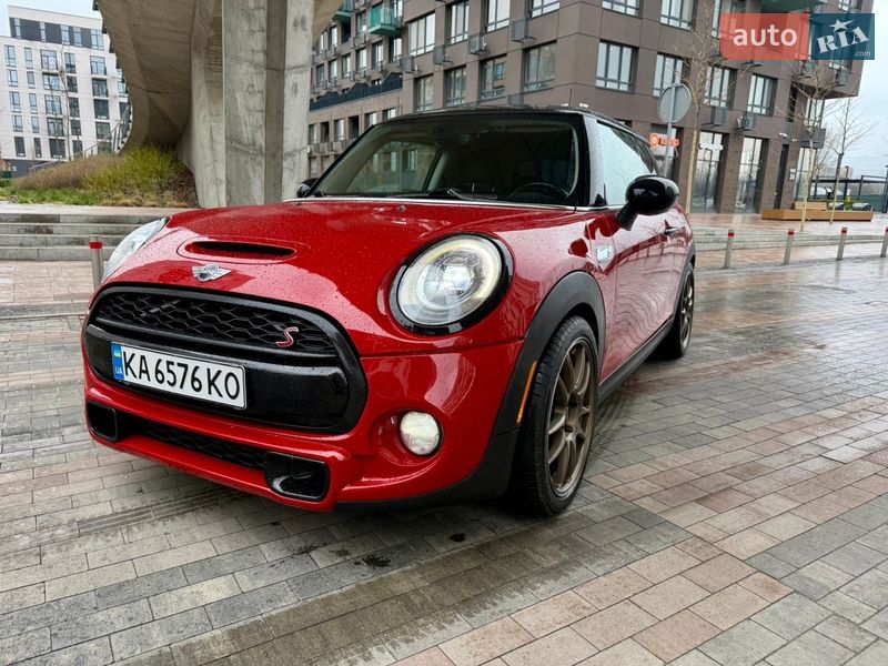 Хэтчбек MINI Hatch 2015 в Киеве