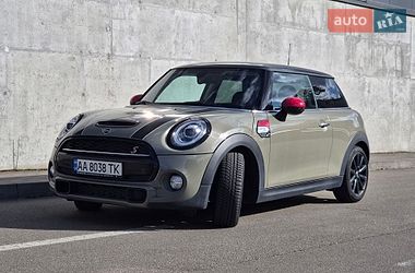 Хэтчбек MINI Hatch 2018 в Киеве