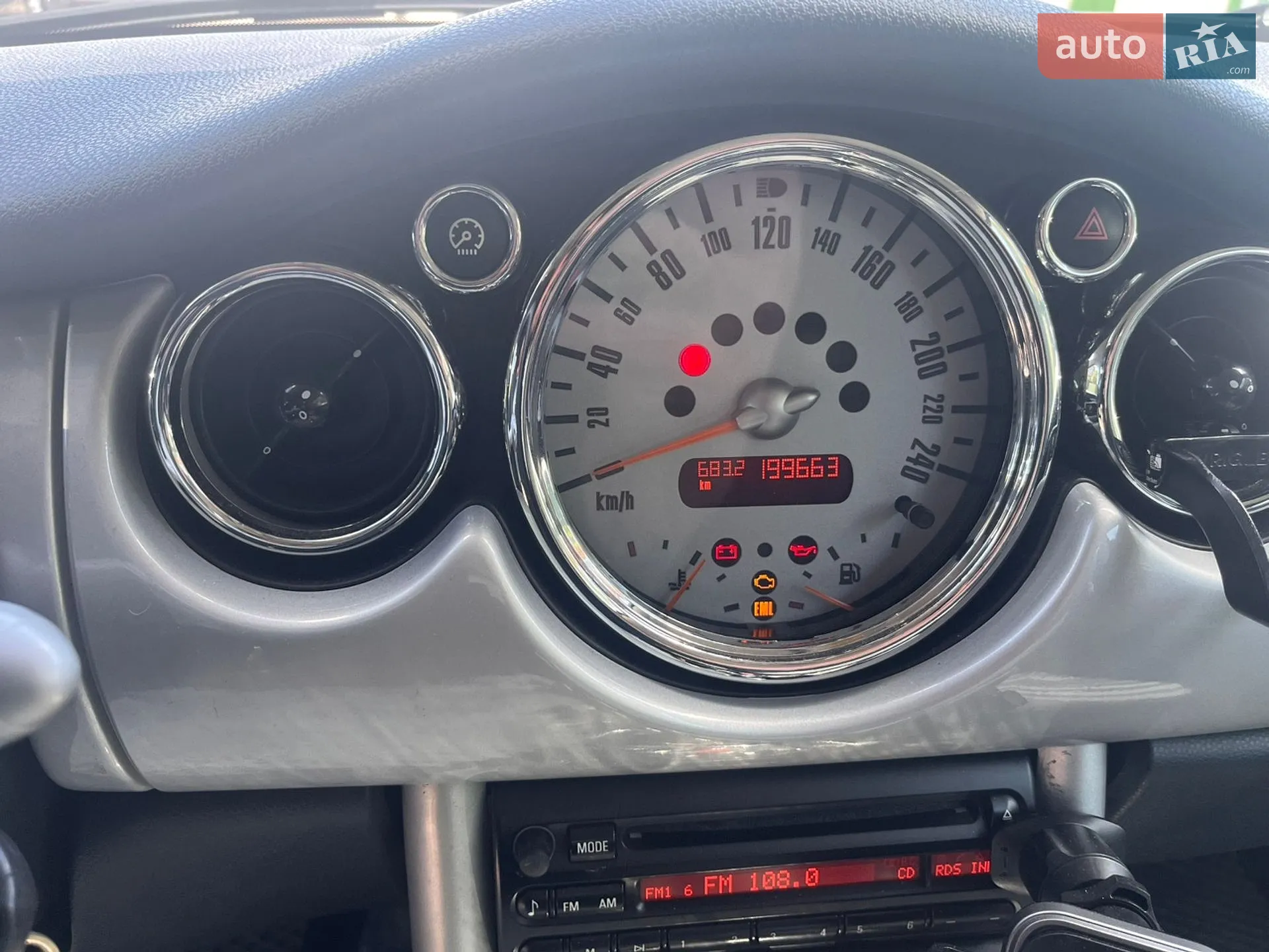 Mini Hatch 2002 VIN WMWRA310X0TA32019 фото оголошення 2 з 14