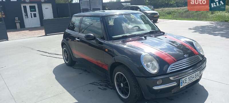 Хэтчбек MINI Hatch 2003 в Новомосковске