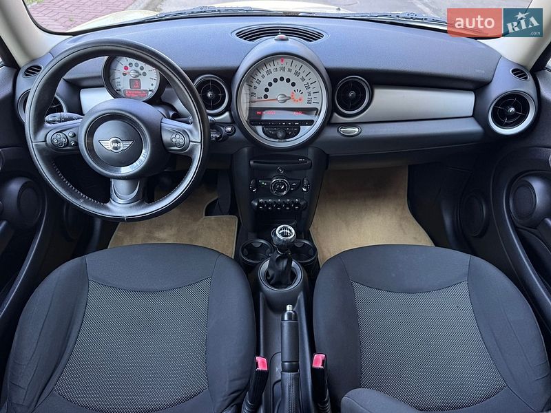 Хэтчбек MINI Hatch 2010 в Киеве