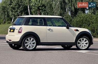Хэтчбек MINI Hatch 2010 в Киеве