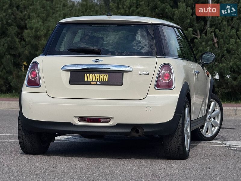 Хэтчбек MINI Hatch 2010 в Киеве