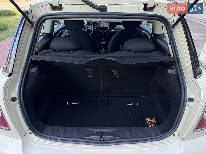Хэтчбек MINI Hatch 2010 в Киеве