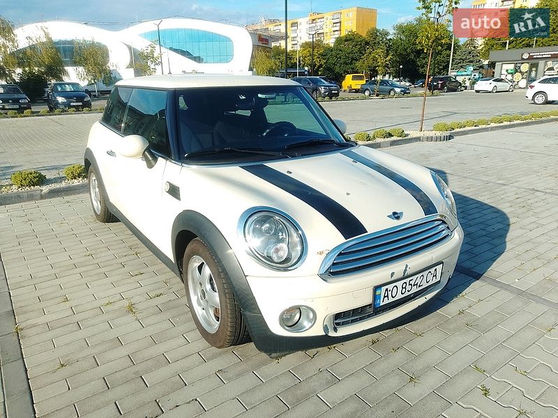Хэтчбек MINI Hatch 2008 в Ужгороде