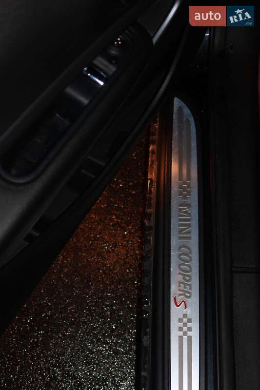 Хэтчбек MINI Paceman 2015 в Чутове фото 10 Хэтчбек MINI Paceman 2015 в Чутове