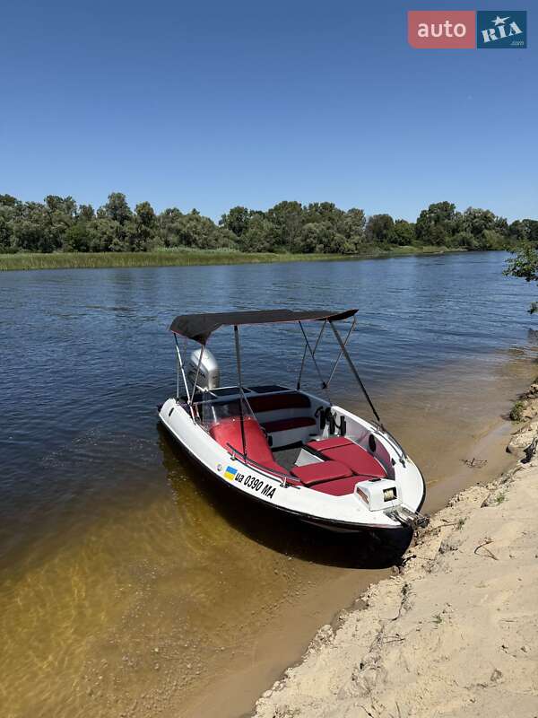 Лодка Mirage N 2005 в Смеле