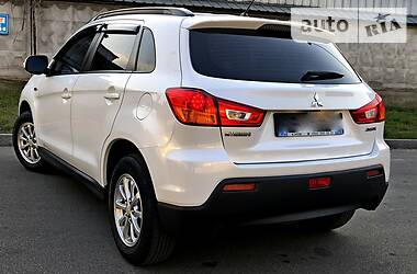 Позашляховик / Кросовер Mitsubishi ASX 2010 в 