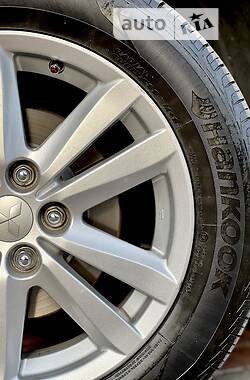 Внедорожник / Кроссовер Mitsubishi ASX 2013 в 