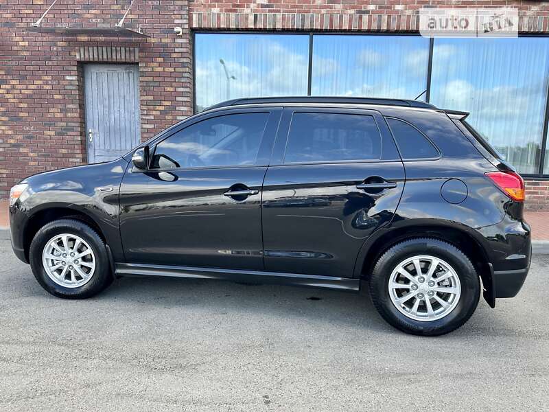 Позашляховик / Кросовер Mitsubishi ASX 2011 в 