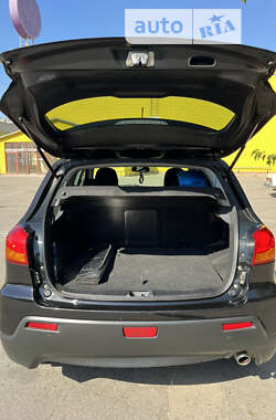 Внедорожник / Кроссовер Mitsubishi ASX 2010 в 