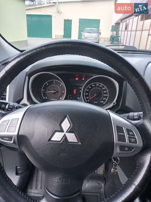 Внедорожник / Кроссовер Mitsubishi ASX 2010 в Буче