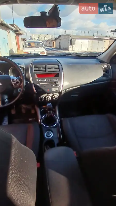 Внедорожник / Кроссовер Mitsubishi ASX 2010 в 