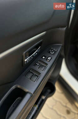 Внедорожник / Кроссовер Mitsubishi ASX 2011 в 