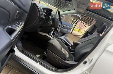 Внедорожник / Кроссовер Mitsubishi ASX 2013 в 