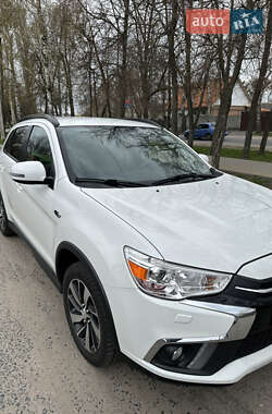 Внедорожник / Кроссовер Mitsubishi ASX 2018 в 