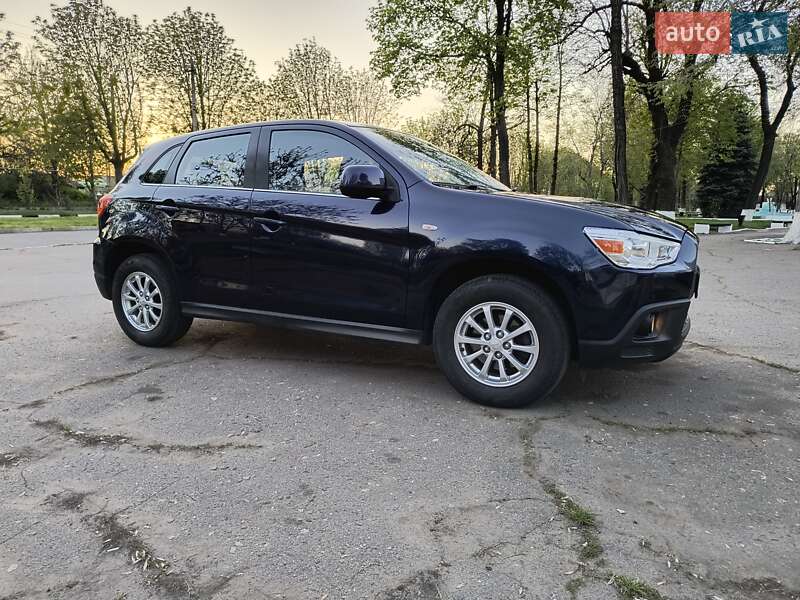 Внедорожник / Кроссовер Mitsubishi ASX 2011 в Подольске