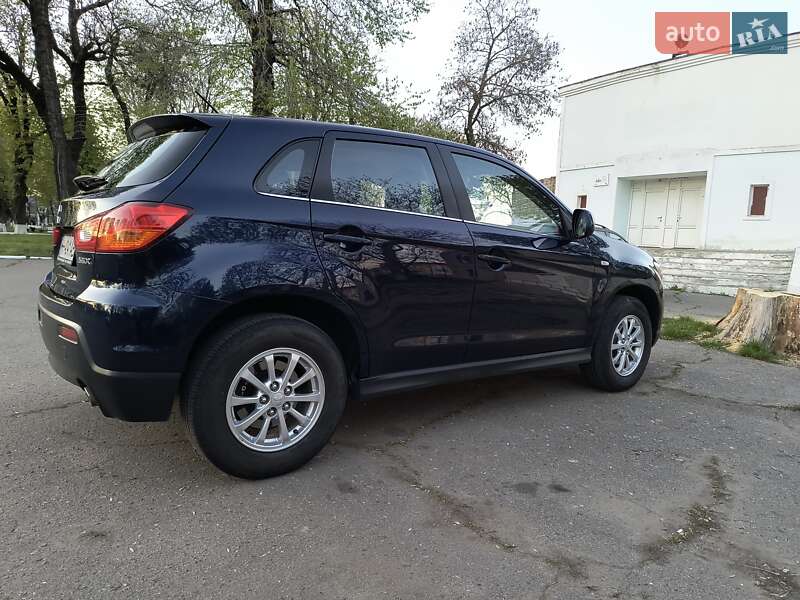 Внедорожник / Кроссовер Mitsubishi ASX 2011 в Подольске