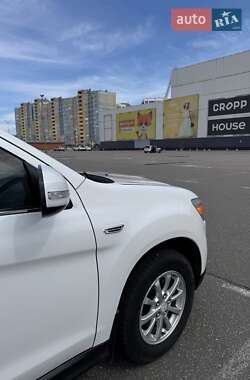 Внедорожник / Кроссовер Mitsubishi ASX 2012 в 