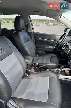 Внедорожник / Кроссовер Mitsubishi ASX 2012 в 