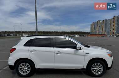 Внедорожник / Кроссовер Mitsubishi ASX 2012 в 
