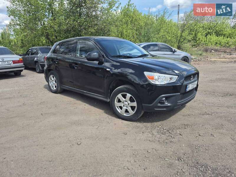 Внедорожник / Кроссовер Mitsubishi ASX 2010 в 