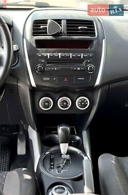 Внедорожник / Кроссовер Mitsubishi ASX 2010 в 
