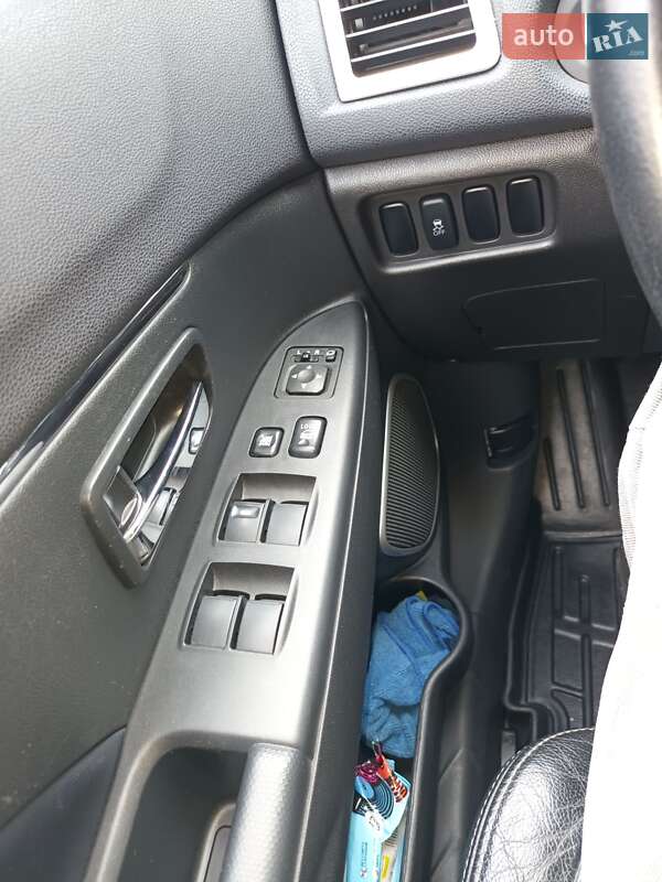 Внедорожник / Кроссовер Mitsubishi ASX 2013 в Ромнах