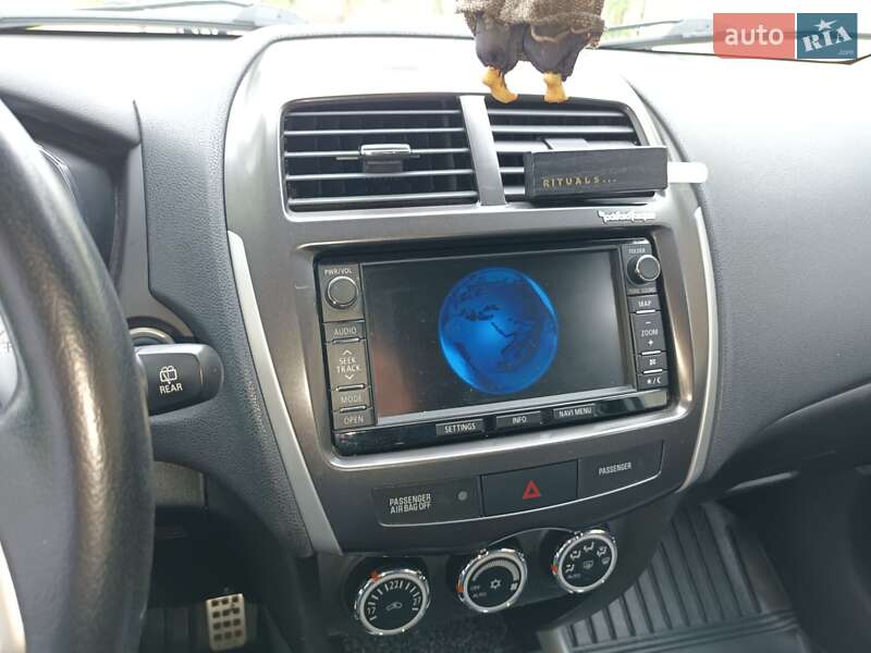 Внедорожник / Кроссовер Mitsubishi ASX 2013 в Ромнах