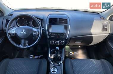 Внедорожник / Кроссовер Mitsubishi ASX 2010 в 