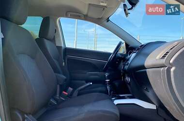 Внедорожник / Кроссовер Mitsubishi ASX 2010 в 