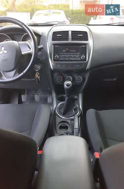 Позашляховик / Кросовер Mitsubishi ASX 2013 в 