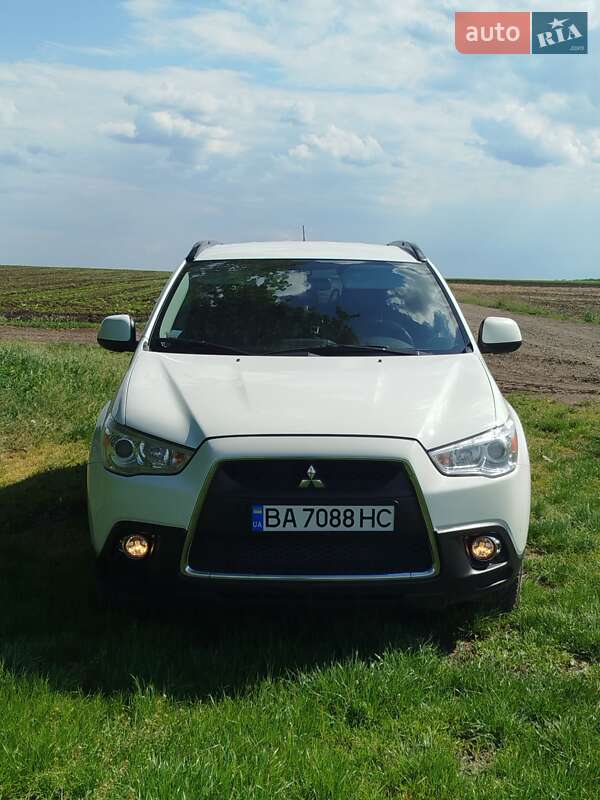 Позашляховик / Кросовер Mitsubishi ASX 2011 в 
