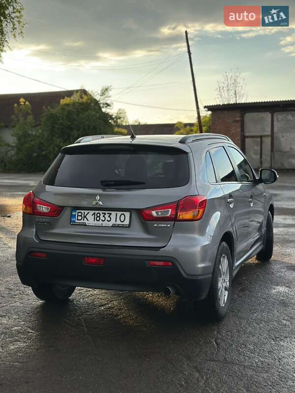 Позашляховик / Кросовер Mitsubishi ASX 2010 в 